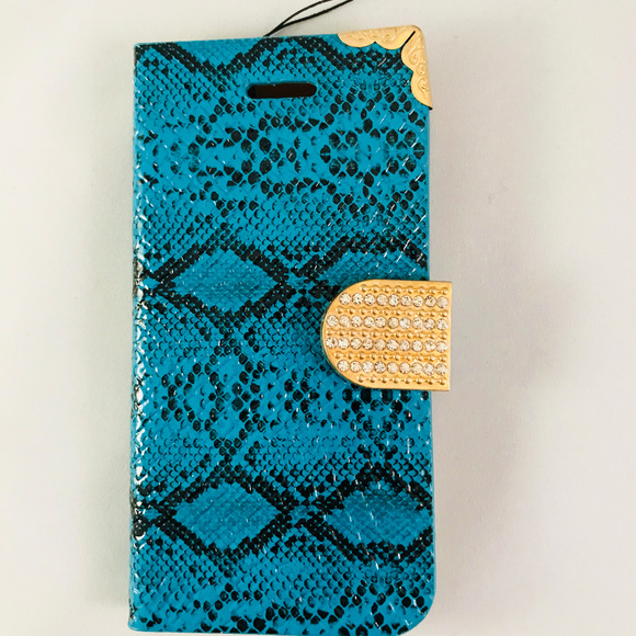 Accessories - iPhone 6/6s Python Print Folding Case Cover NEW!